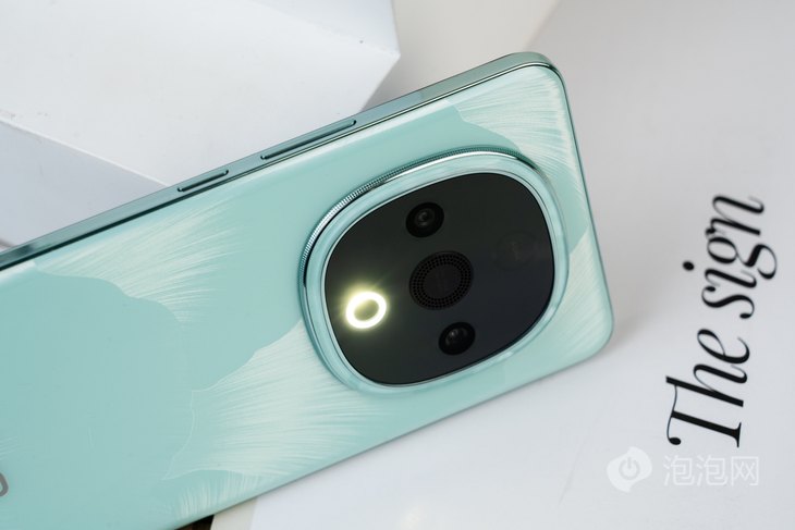 三向扬声器600%音量开辟中端机新赛道九游会j9agvivo Y300评测：(图6)