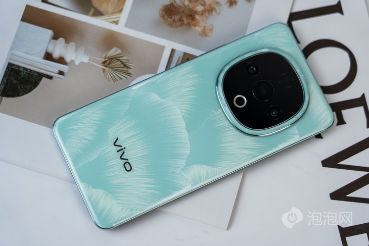 三向扬声器600%音量开辟中端机新赛道九游会j9agvivo Y300评测：(图11)